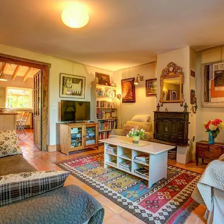 Sleeps 6 Pool