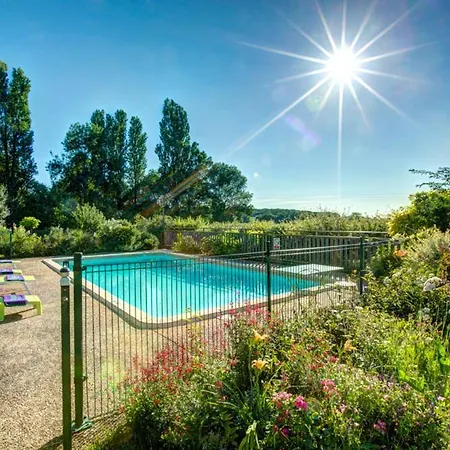 Sleeps 6 Pool *