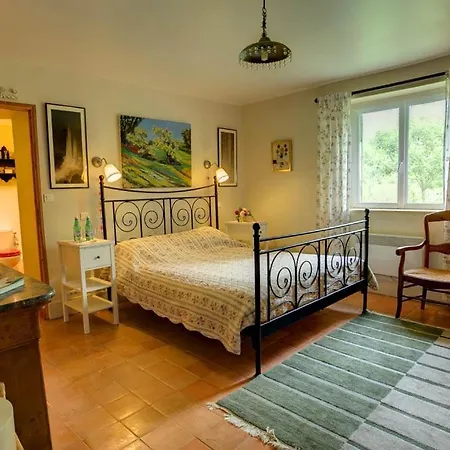Sleeps 6 Pool * Monflanquin