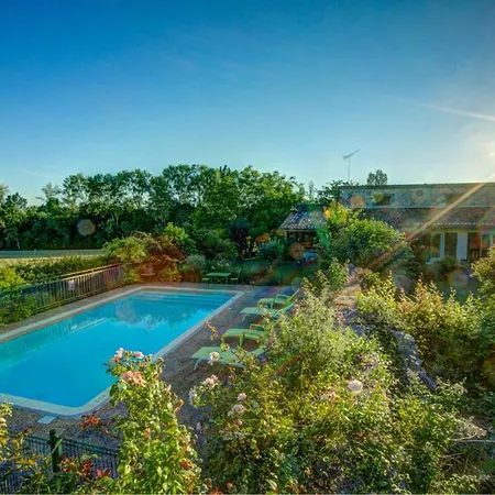 Sleeps 6 Pool *