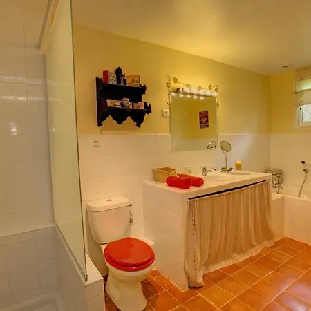 Sleeps 6 Pool Willa *