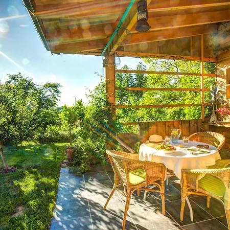 Sleeps 6 Pool